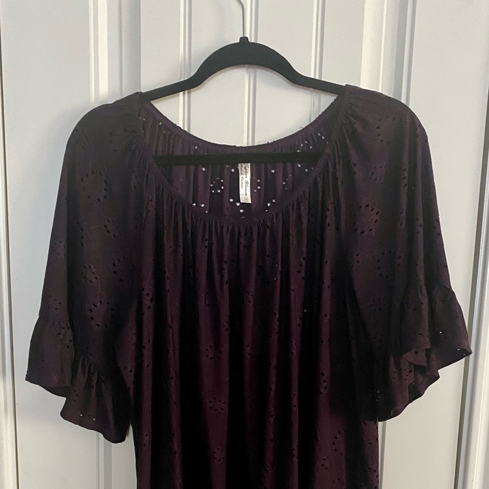 Beautiful breezy plum blouse. Size 1X